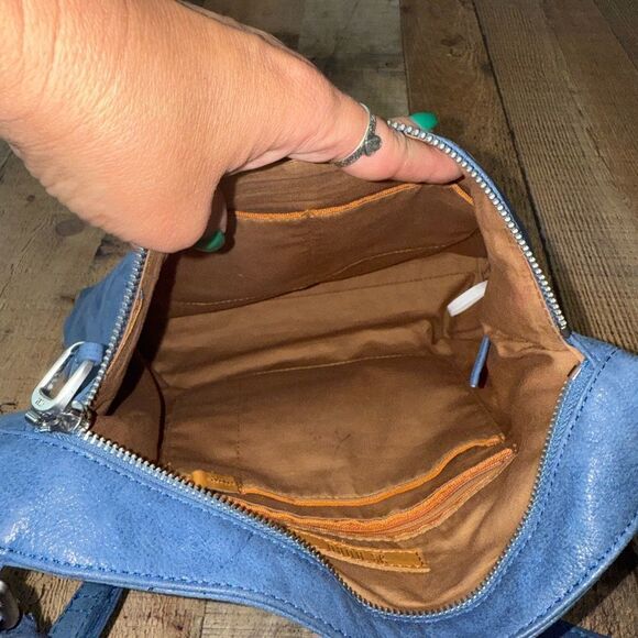 HOBO CAMBEL CROSSBODY BUFFED LEATHER - Picture 15 of 15